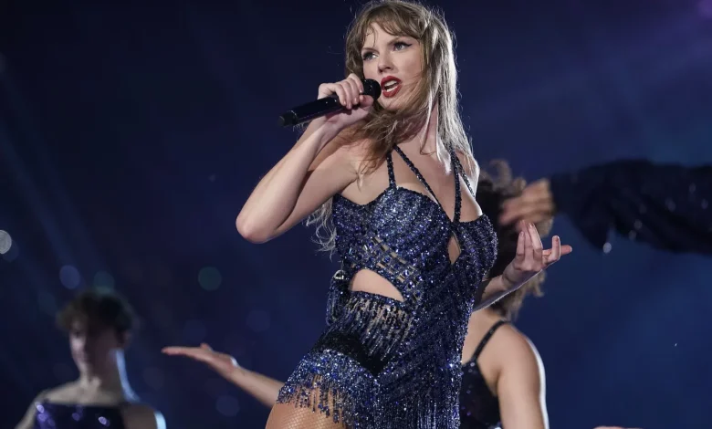 TAYLOR SWIFT